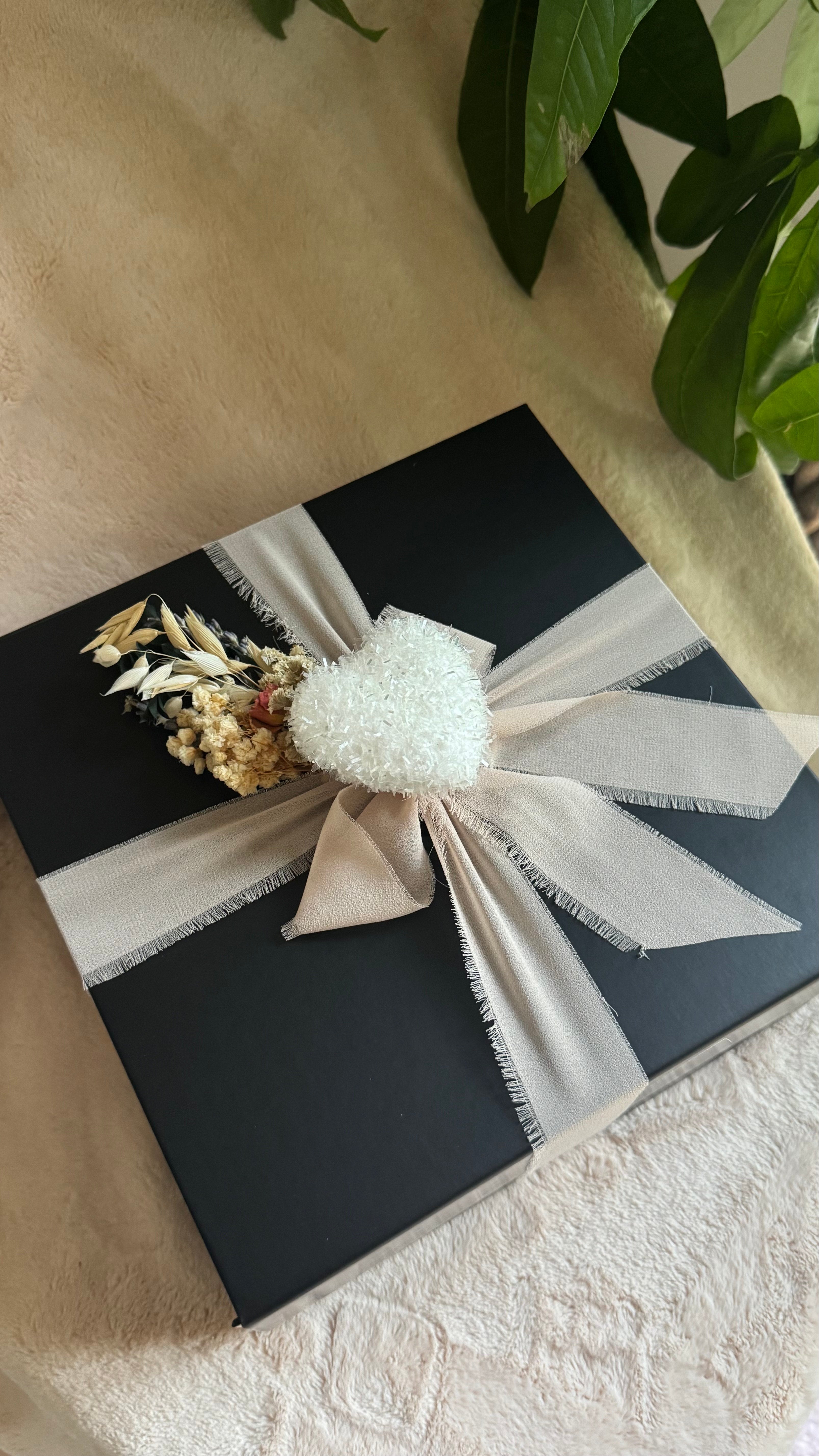 Pink Sip Galentine Box